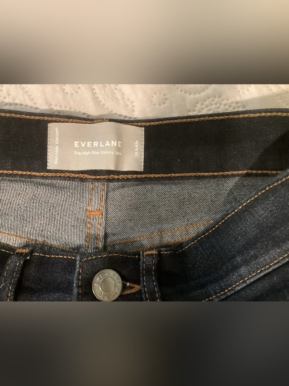 Everlane Women's Skinny Ankle Jeans in Dark Indigo - Picture 3 of 5